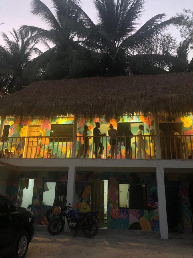 Way Shack Hostel Oslob Exterior photo